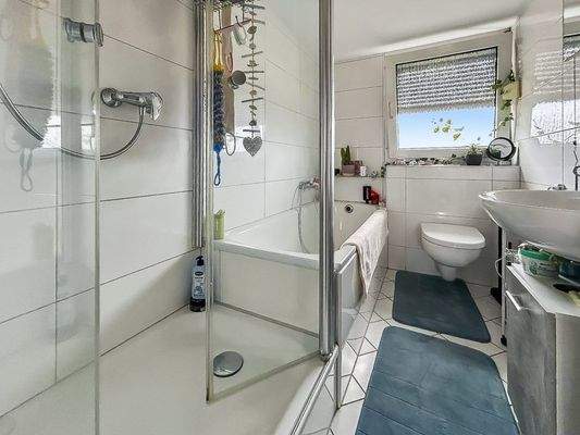 DG links Wohnung 3 Bad