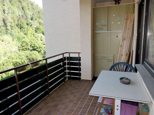 großer Balkon mit ...