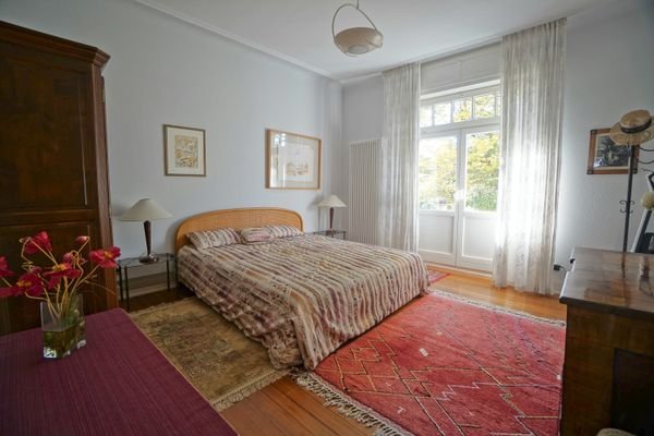 Zimmer 1 mit Balkon zum Park
