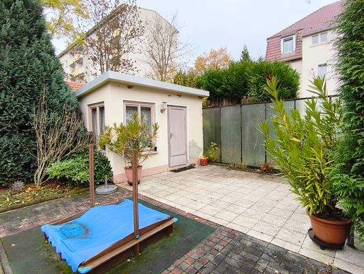 Gartenhaus mit Terrasse