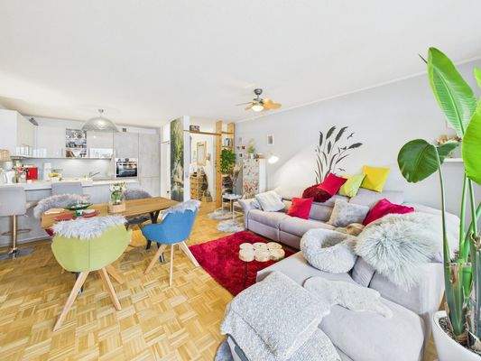 lichtdurchfluteter Wohnbereich