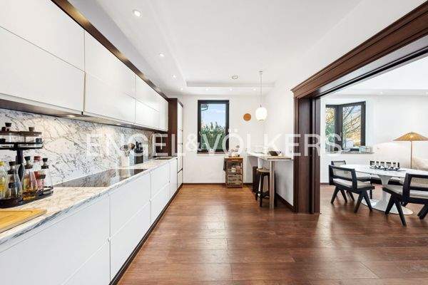 Küche mit hochwertigen Geräten