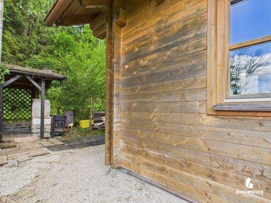 Anbau mit Grillplatz