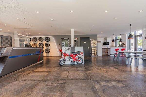 Ladenfläche hochwertig ausgestattet