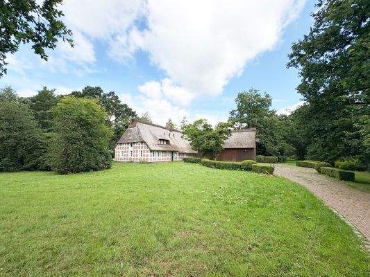 Zufahrt zum Traumhaus unter Reet! 