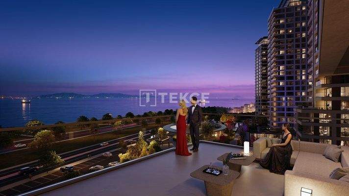 Apartments in a 5-Pool Complex Close to the Coast in Kartal Istanbul