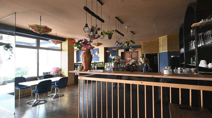 helle Schaufensterfront