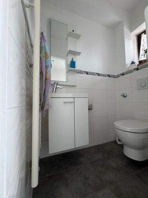 8. Gäste WC im EG.JPG