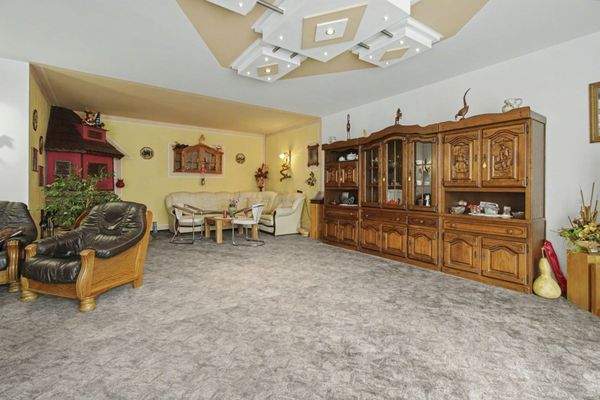 Wohnzimmer mit Kaminecke EG (EFH)