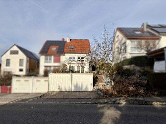 Haus mit Doppelgarage