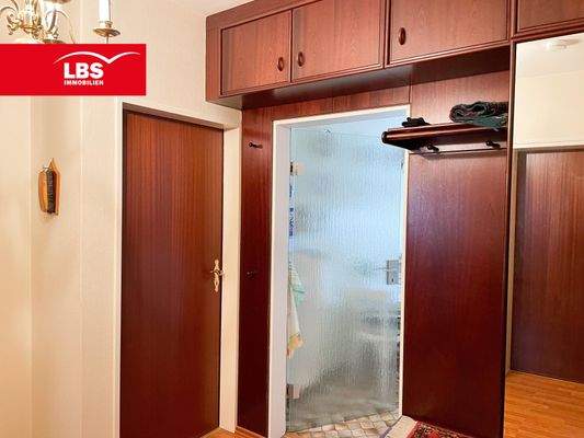 Flur Blick auf Schlafzimmer und Küche