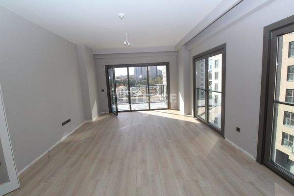 Spacious Apartments with Balcony in Küçükçekmece İstanbul