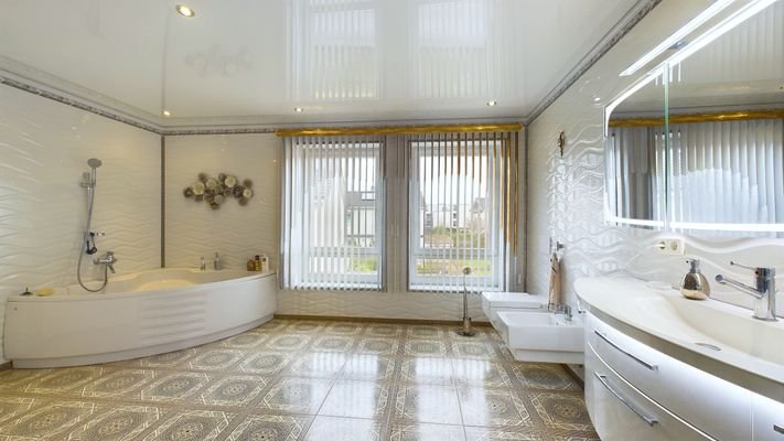 Badezimmer im Obergeschoss