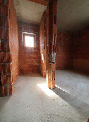 Badezimmer und WC mit Fenster im OG