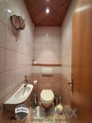 10 WC mit Waschbecken RH 1230