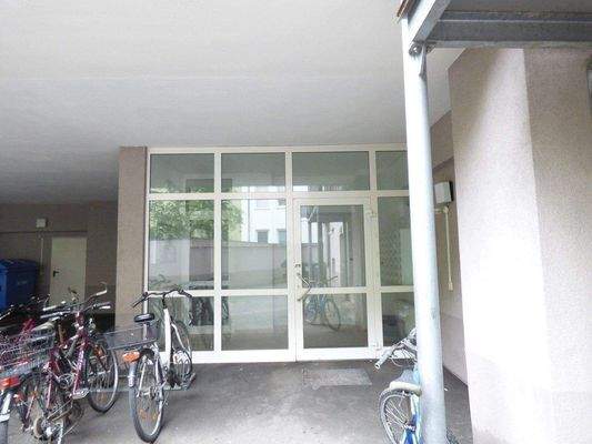 Hauseingang im innenhof