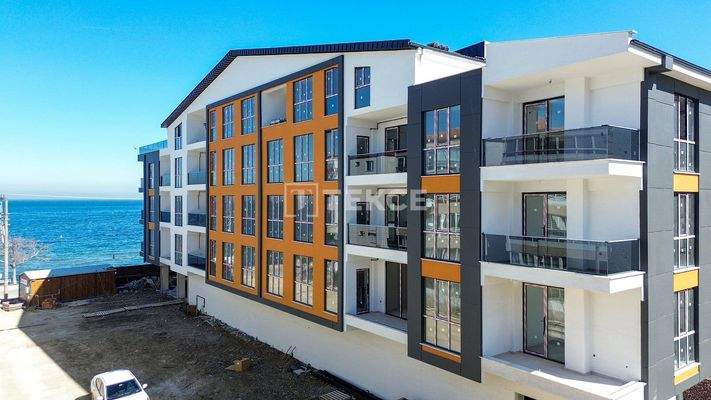 Sea-View Apartments in Yalova Next to the Beach in Çınarcık