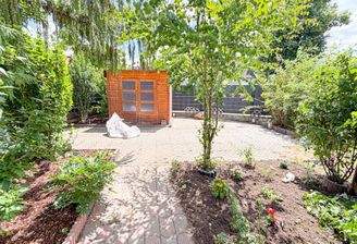 Garten mit Häuschen