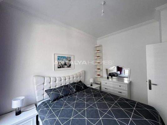 Ready to Move Flat for Sale in a Complex with a Pool in Alanya