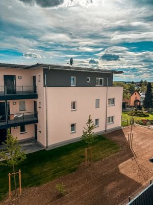 Blick vom Innenhof auf den Eingang der Wohnung