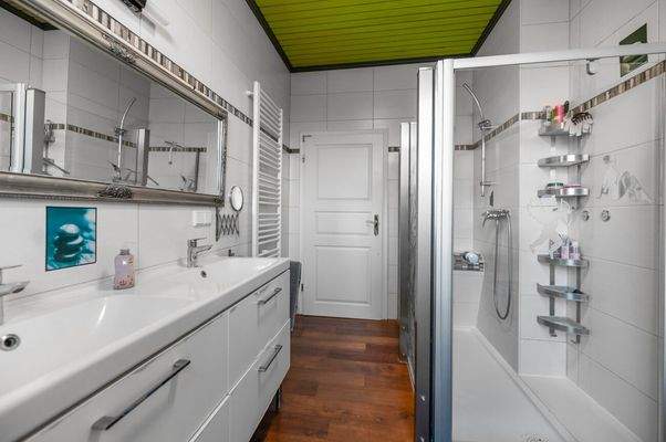 Duschbad Ansicht II OG I