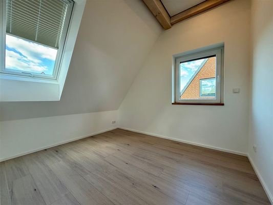Zimmer mit Einbauschränken