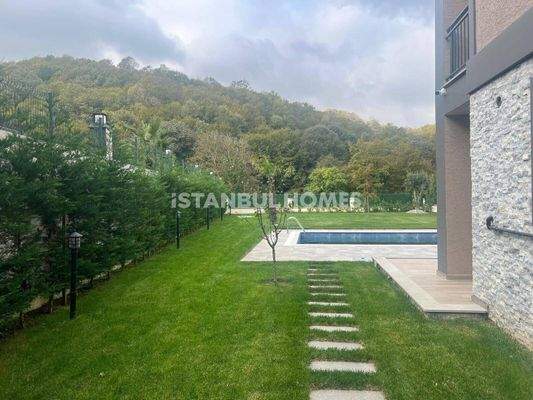 Detached Villa with Pool in a Calm Area in Sile Istanbul