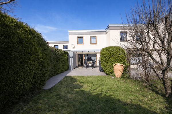 Wunderschöner Gartenbereich mit Terrasse