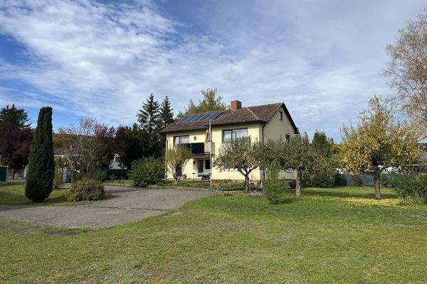 Grundstück mit befestigter Zufahrt