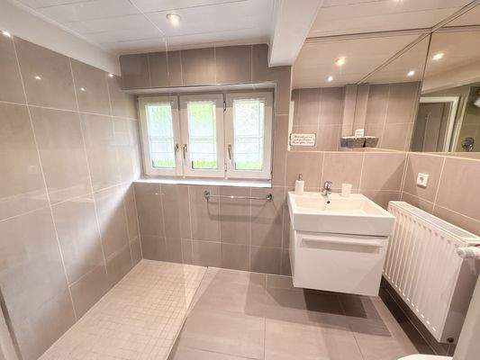 Ihr Herzstück. Ansicht 1 Badezimmer Nr. 1 im EG 