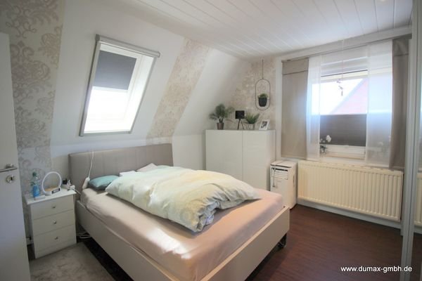 Schlafzimmer 1 (2)