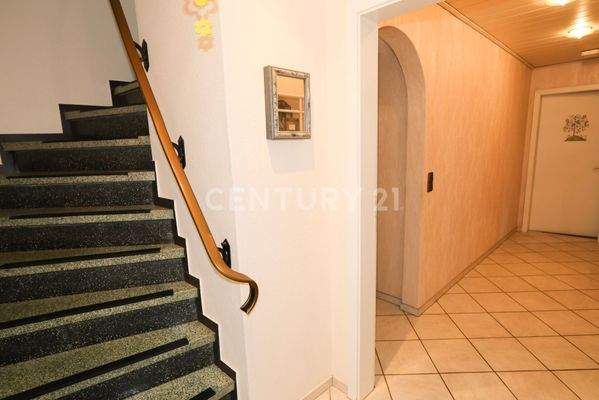 Eingangsbereich/ Zugang DG