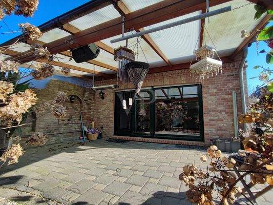 Terrasse mit Überdachung