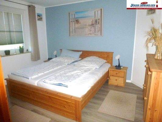 Schlafzimmer im OG.,