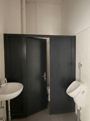 Separate Herrentoilette 