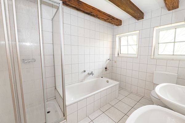 Whg. 2 Badezimmer 