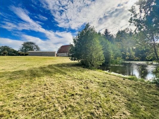 2.200 m² mitten in der Natur!