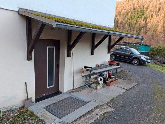 Seiteneingang zum Keller