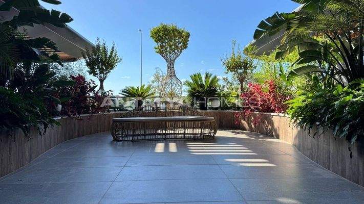 Properties within Walking Distance of Beach in Alanya