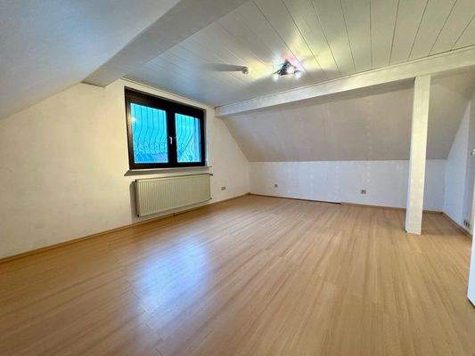 AK2 Schlafzimmer 1 DG.jpeg