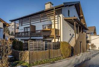 Hausansicht - Wohnung im OG und DG