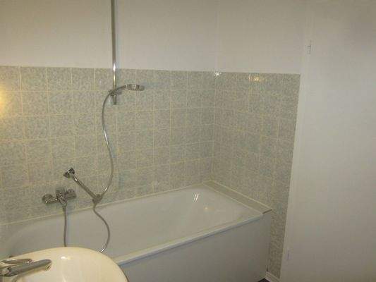 Badezimmer mit Wanne