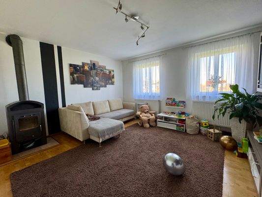 Wohnzimmer mit Kamin