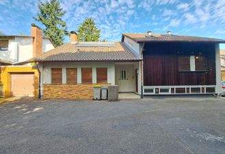 Hausfront, Garage links