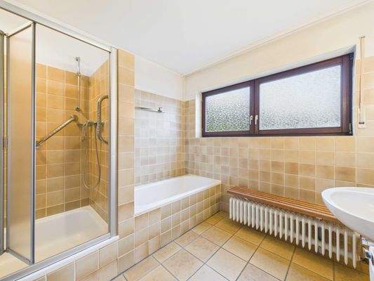 Badezimmer im Obergeschoss