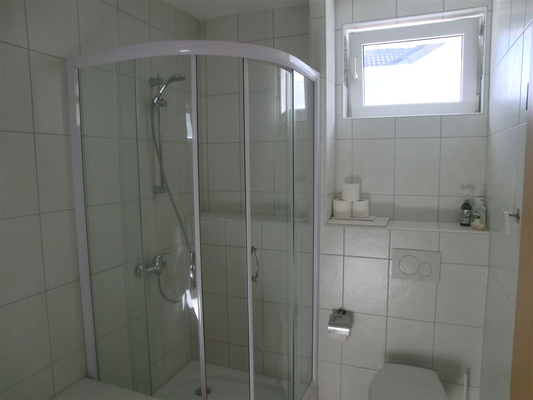 Dusche + WC