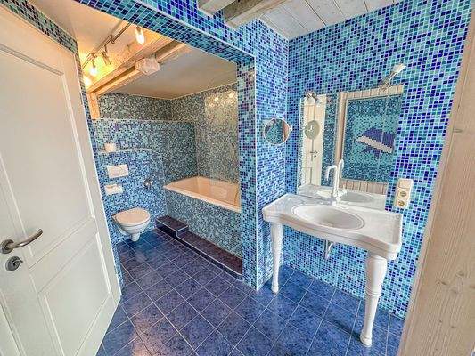 Badezimmer Obergeschoss Bild 1