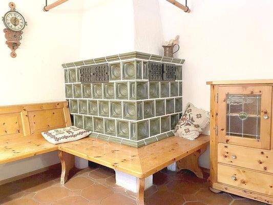 Gemütlicher neuer Kachelofen