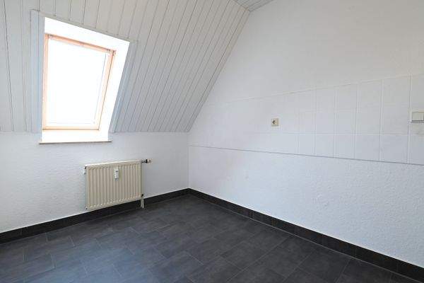 kleines Kinderzimmer DG