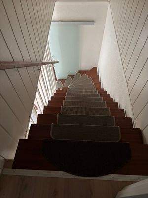 Treppe von DG in 1. OG.JPG